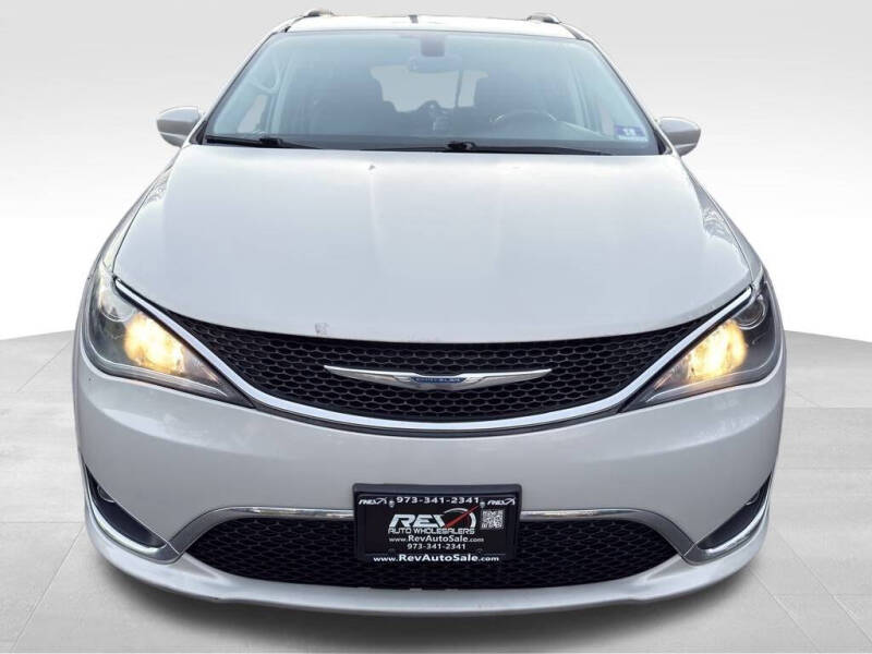 2017 Chrysler Pacifica Touring-L Plus