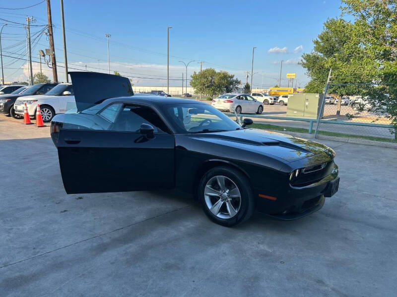 2016 Dodge Challenger SXT