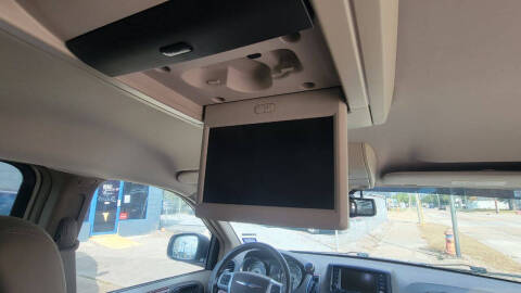 2013 Chrysler Town and Country Touring-L