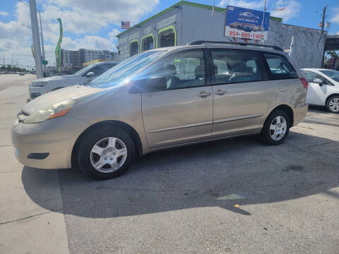 2006 Toyota Sienna for sale at INTERNATIONAL AUTO BROKERS INC in Hollywood FL