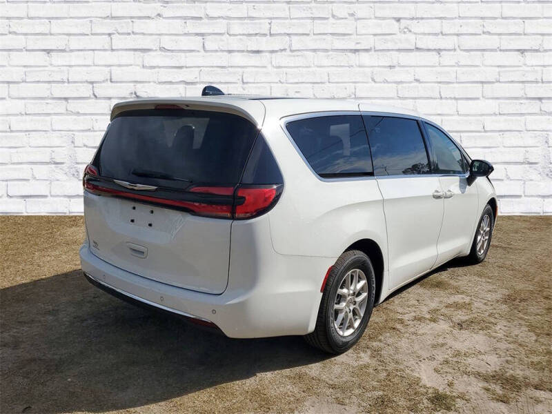 2024 Chrysler Pacifica Touring