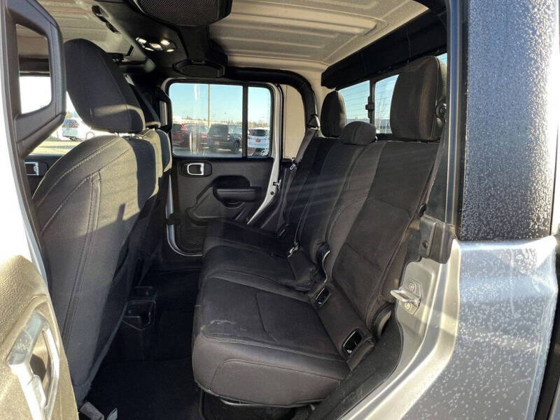 2022 Jeep Gladiator Sport