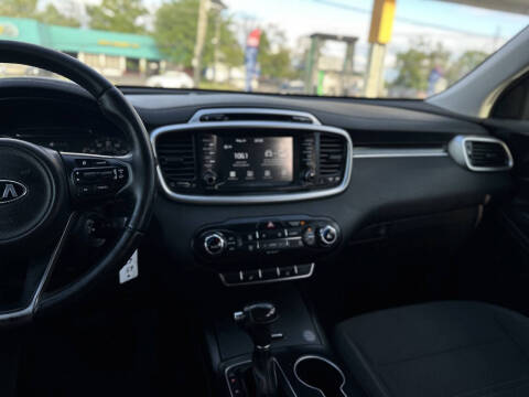 2018 Kia Sorento LX