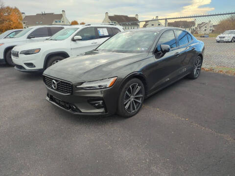 2022 Volvo S60 B5 Momentum