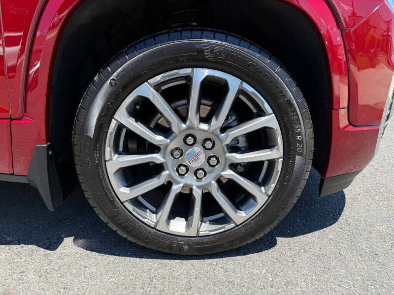 2023 GMC Acadia Denali