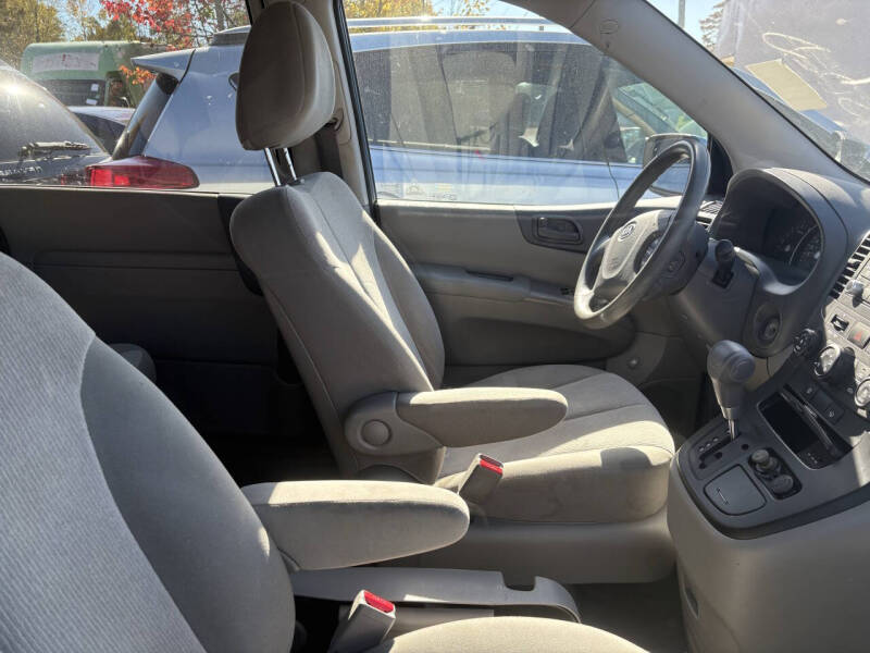 2012 Kia Sedona LX