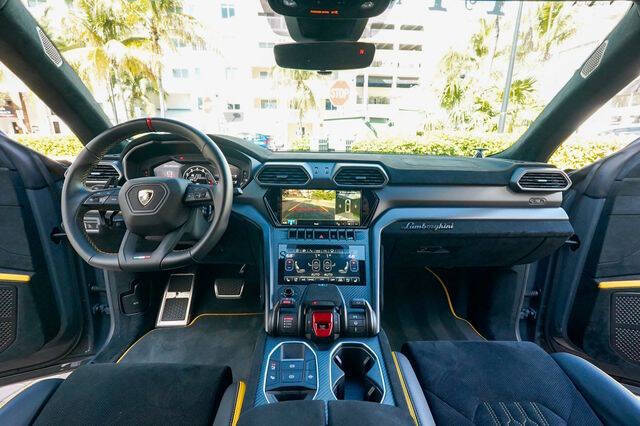 2023 Lamborghini Urus Performante