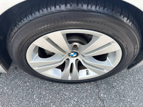 2009 BMW 5 Series 528i