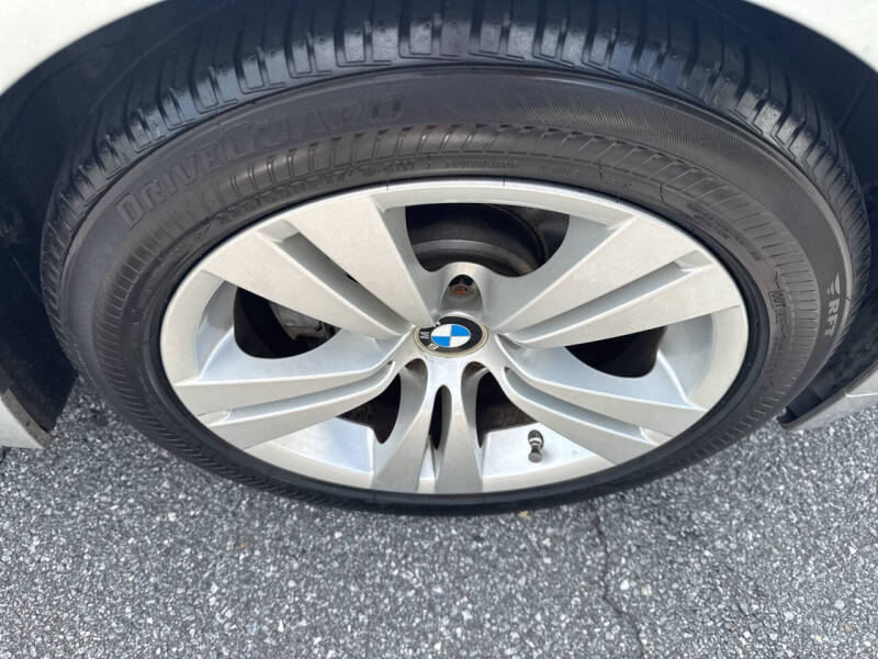 2009 BMW 5 Series 528i