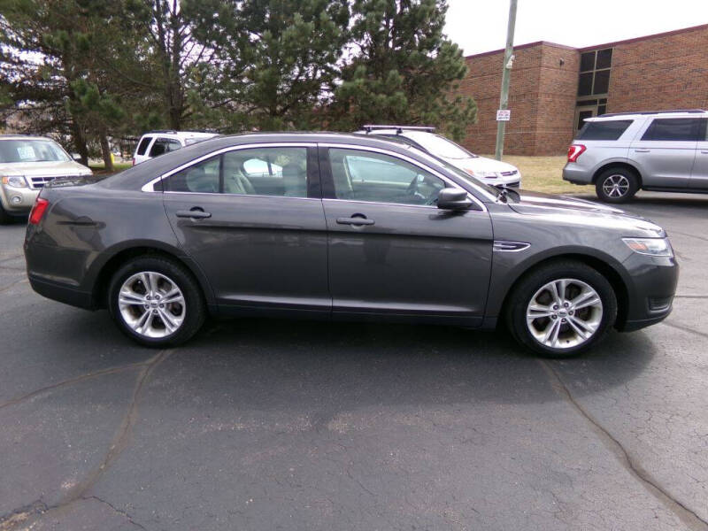 2018 Ford Taurus SE