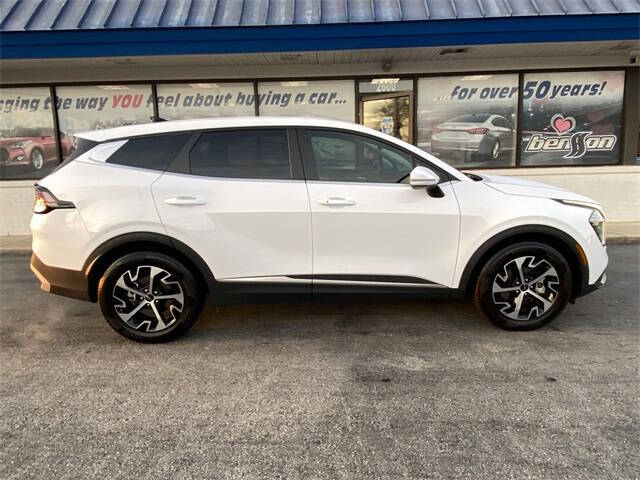 2025 Kia Sportage EX