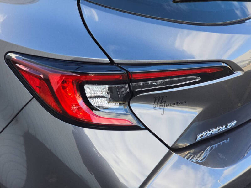 2025 Toyota Corolla Hatchback SE