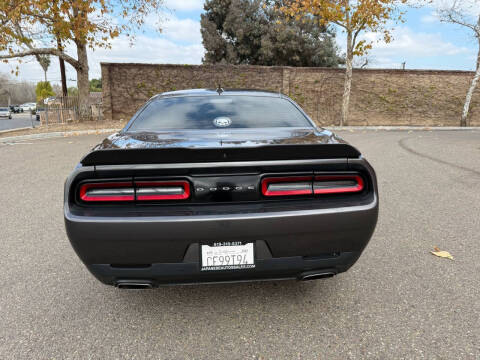 2016 Dodge Challenger SXT Plus