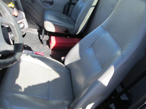 2011 Freightliner Business class M2