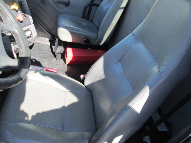 2011 Freightliner Business class M2