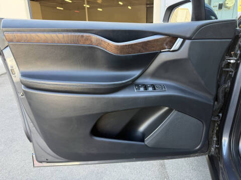2020 Tesla Model X Long Range Plus
