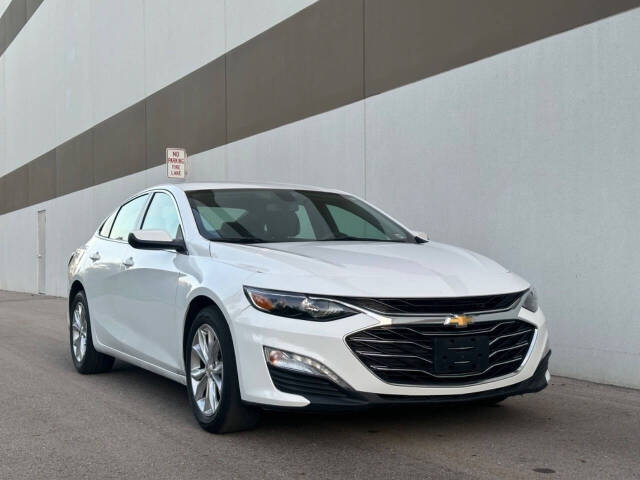 2020 Chevrolet Malibu for sale at Phoenix Motor Co in Romulus, MI