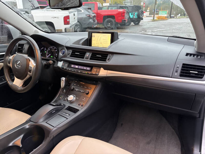 2011 Lexus CT 200h Premium