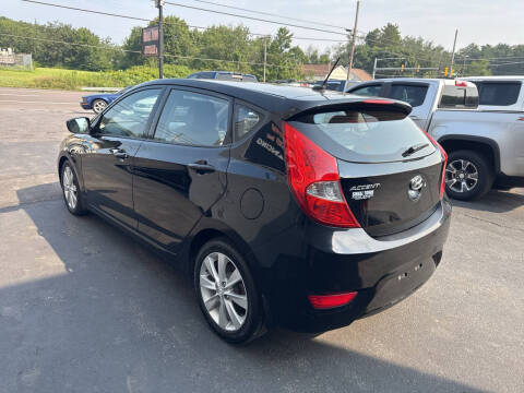 2012 Hyundai Accent SE