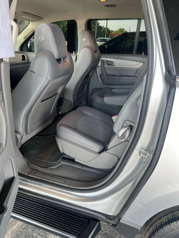 2017 Chevrolet Traverse LT