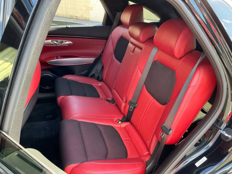 2023 Genesis GV70 2.5T Standard