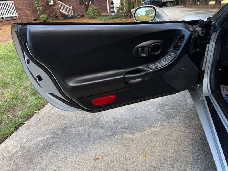 2004 Chevrolet Corvette