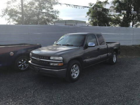 2002 Chevrolet Silverado 1500 for sale at Velascos Used Car Sales in Hermiston OR