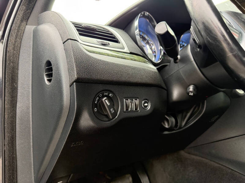 2011 Chrysler 300 C