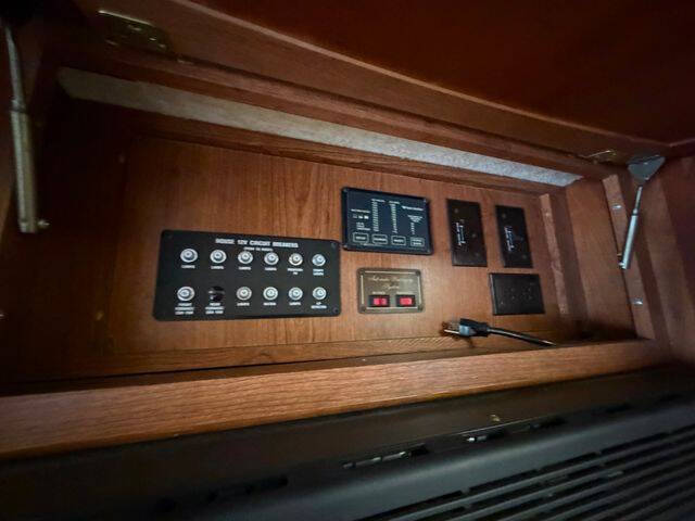 2002 Freightliner XC Chassis