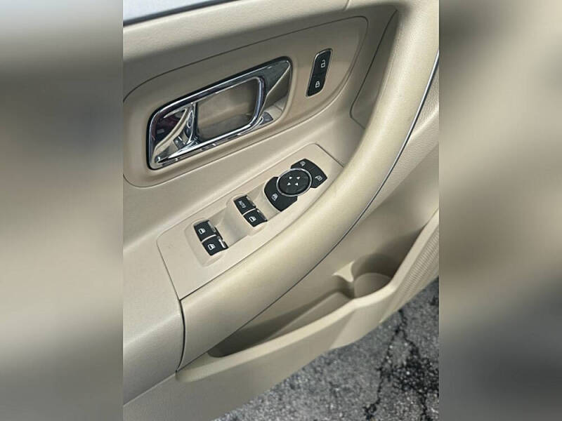 2013 Ford Taurus SEL