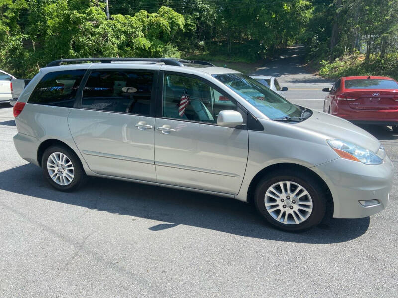 2010 Toyota Sienna XLE
