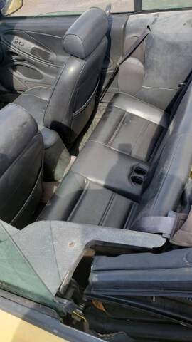 2002 Ford Mustang Deluxe