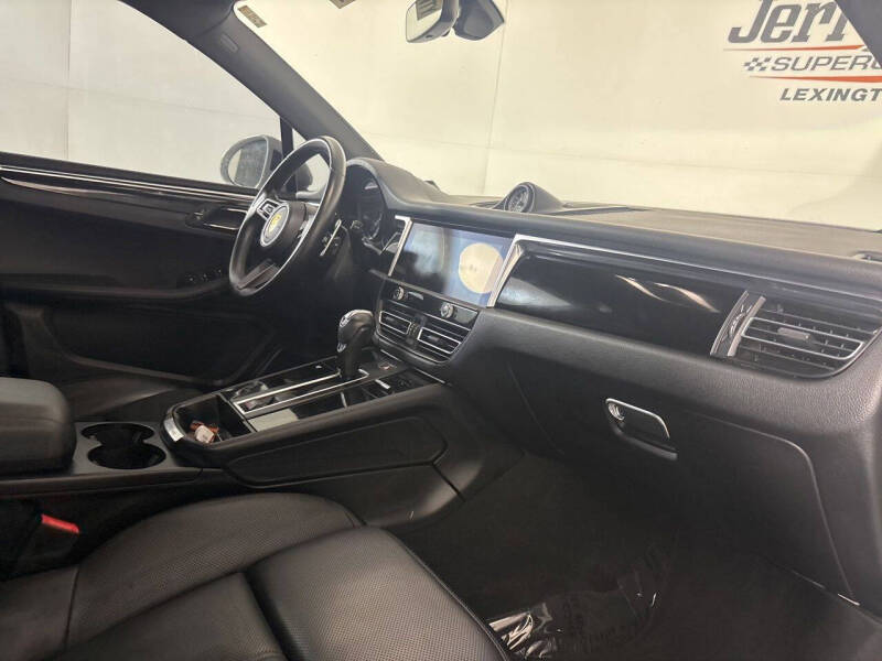 2022 Porsche Macan