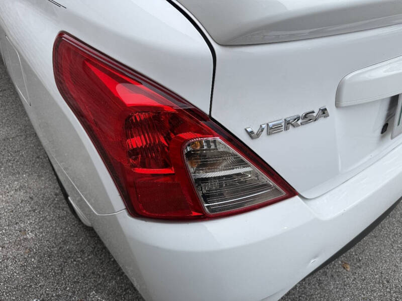 2019 Nissan Versa S Plus
