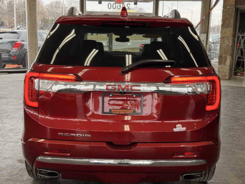 2023 GMC Acadia Denali