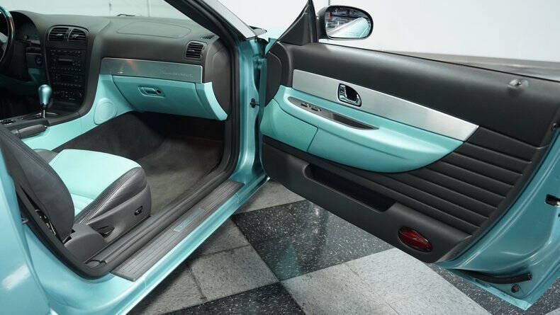 2002 Ford Thunderbird Deluxe