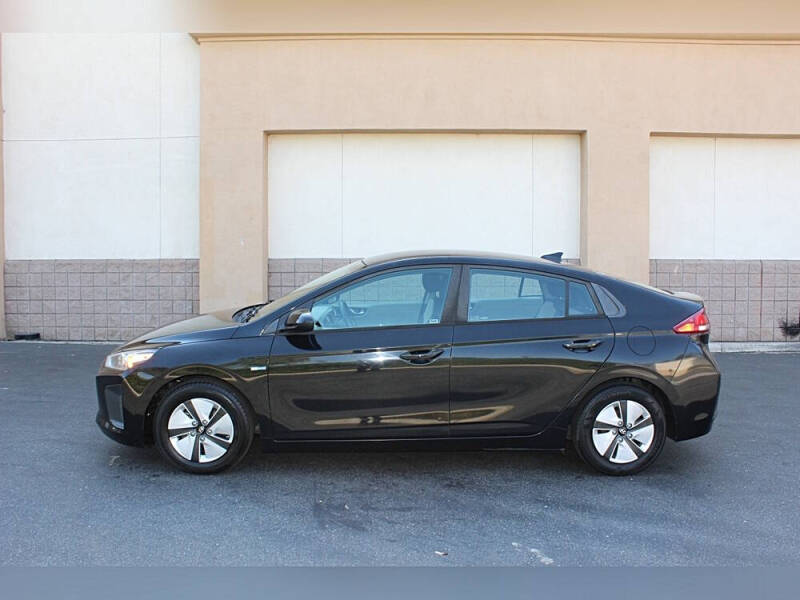 2017 Hyundai Ioniq Hybrid Blue