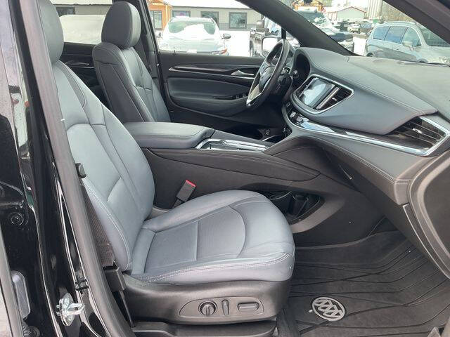 2022 Buick Enclave Essence