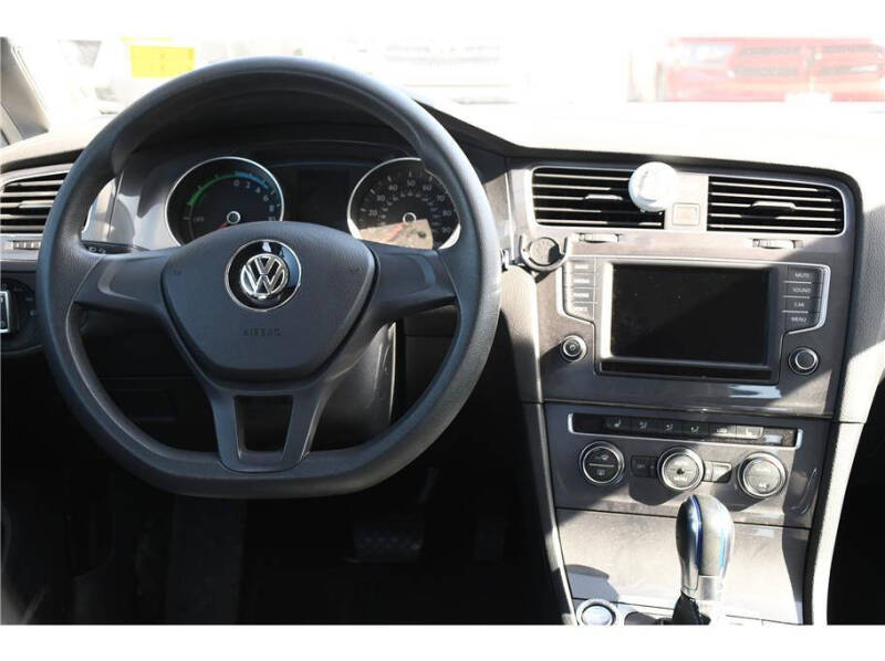 2016 Volkswagen e-Golf SE