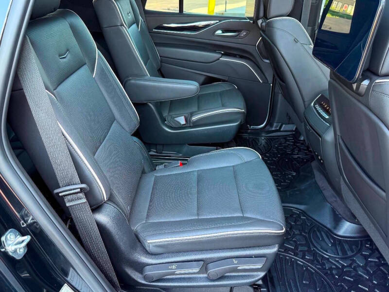 2023 Cadillac Escalade Sport