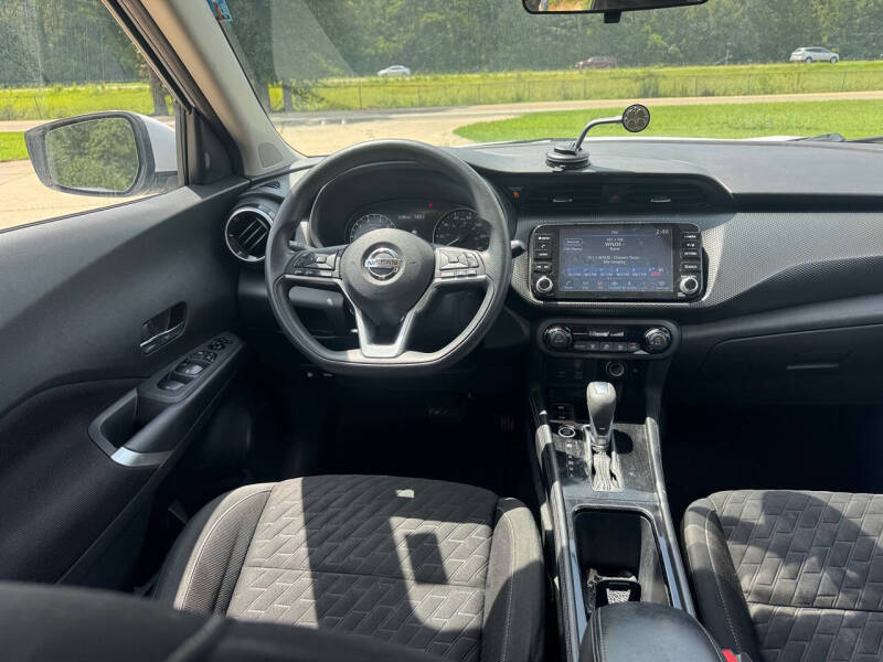 2021 Nissan Kicks SV