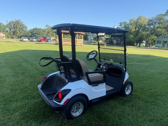 2026 Yamaha PTV QuieTech Golf Car - White