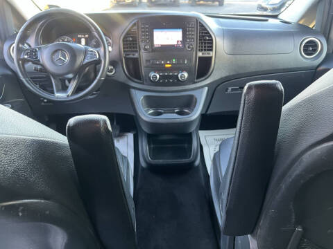 2017 Mercedes-Benz Metris Passenger