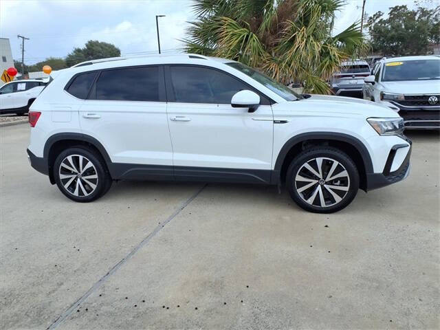 2024 Volkswagen Taos SE