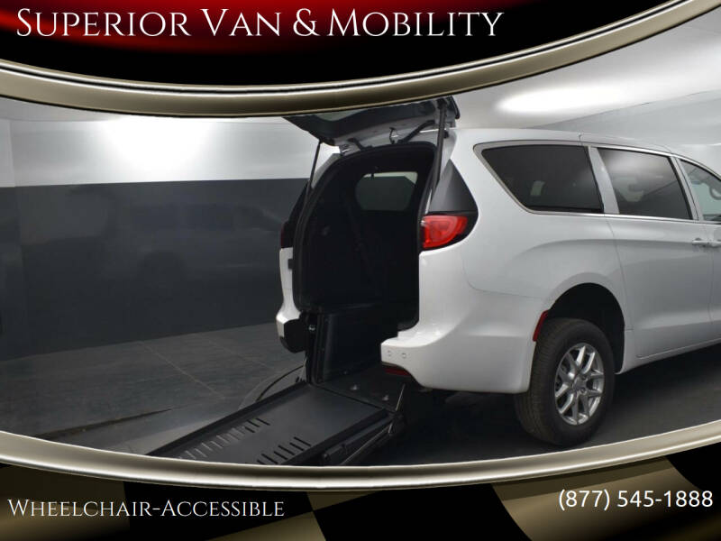 2025 Chrysler Voyager LX