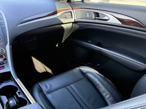 2017 Lincoln MKZ Select