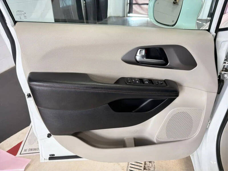 2020 Chrysler Pacifica Touring