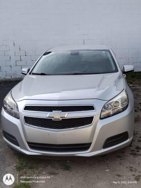 2013 Chevrolet Malibu for sale at Double Take Auto Sales LLC in Dayton OH