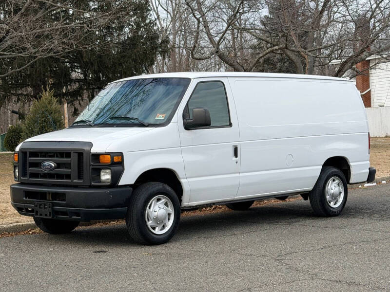 2011 Ford E-Series Econoline Van Commercial's photo
