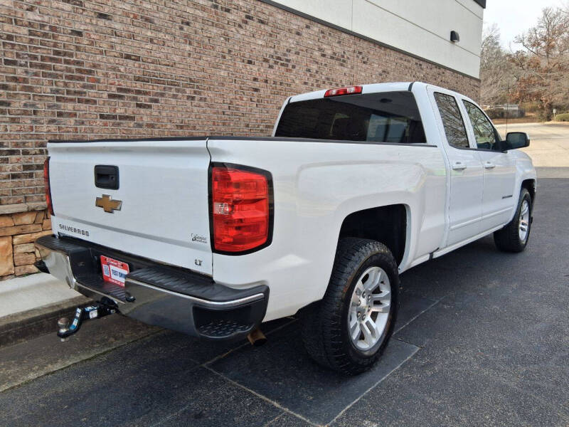 2017 Chevrolet Silverado 1500 LT photo 4